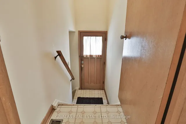 Additional image 19 of 75 Newlands Ave