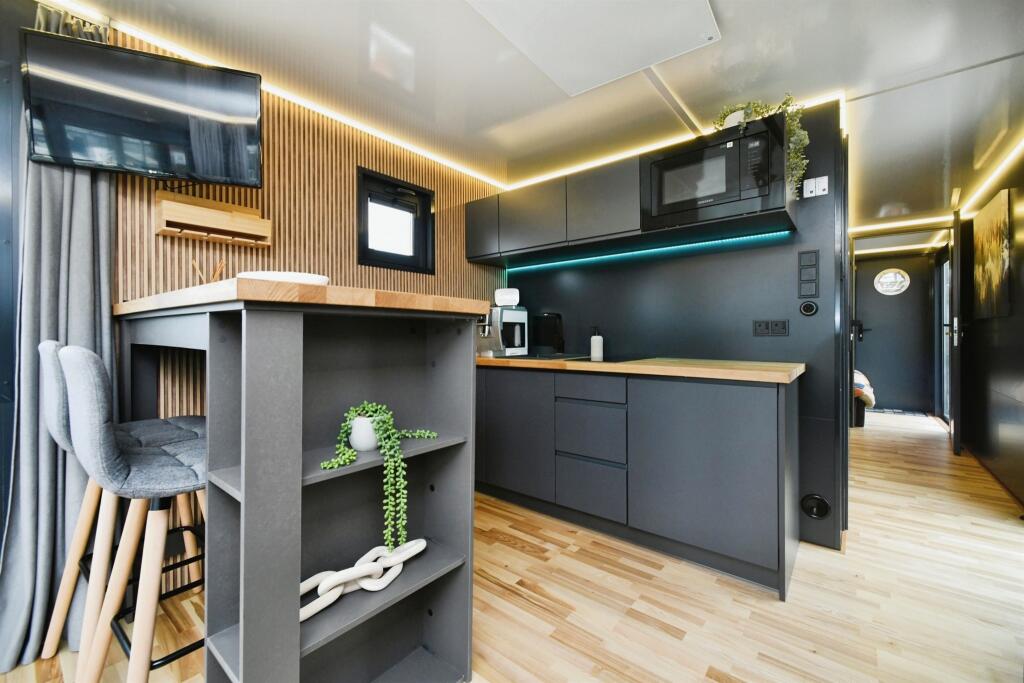 Additional image 3 of Robinson Road, Newhaven