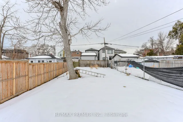 Additional image 35 of 165 Lambton Ave