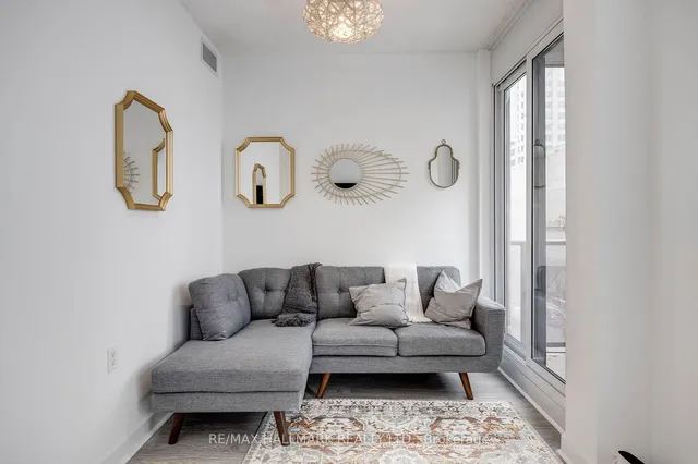 Additional image 4 of 85 Bloor St Unit 402