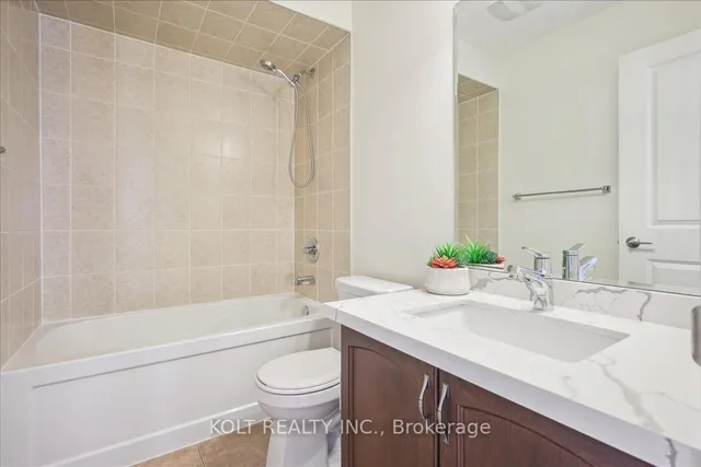 Additional image 33 of 40 Military Cres