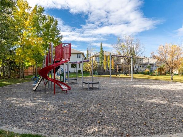 Additional image 4 of 236 S Valley Brook Ct NW, Calgary, AB T3B 5S1