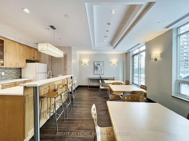 Additional image 33 of 212 Eglinton Ave Unit 502