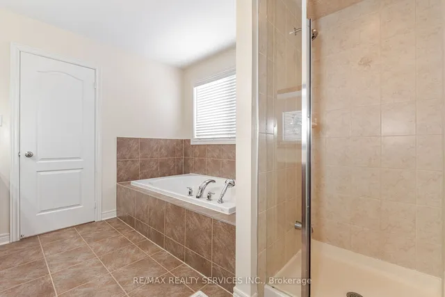 Additional image 24 of 19 Snapdragon Sq