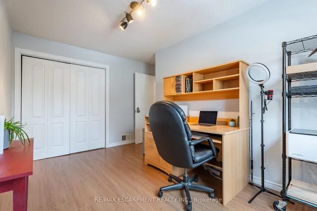 Additional image 22 of 15 Eastvale Pl