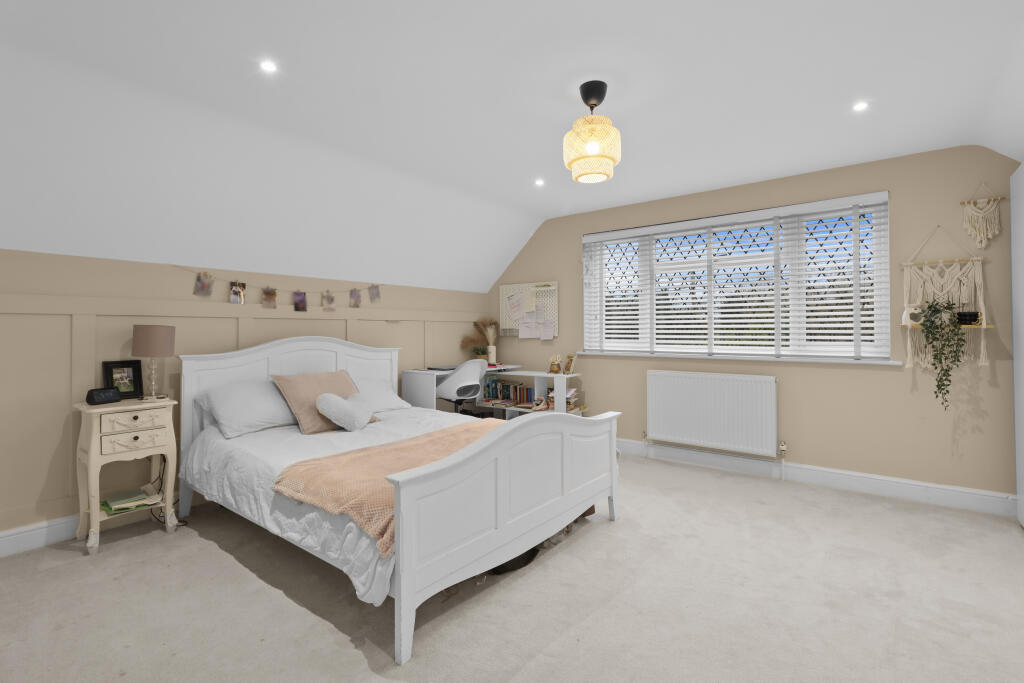 Additional image 13 of Swingate Cross, BN27