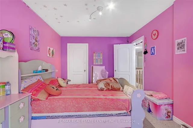 Additional image 36 of 21 Sprucelands Ave