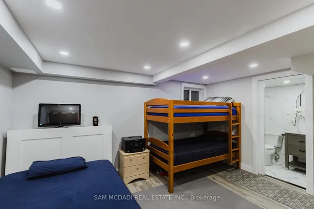 Additional image 32 of 259 Royal Salisbury Way