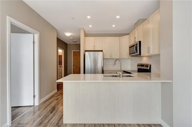 Additional image 23 of 104 Garment St Unit 906