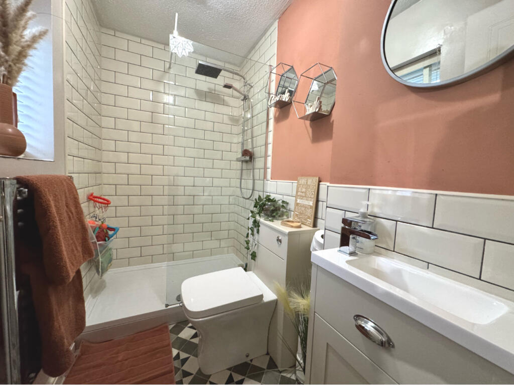 Additional image 16 of Golygfa'R Eglwys, Pontypridd