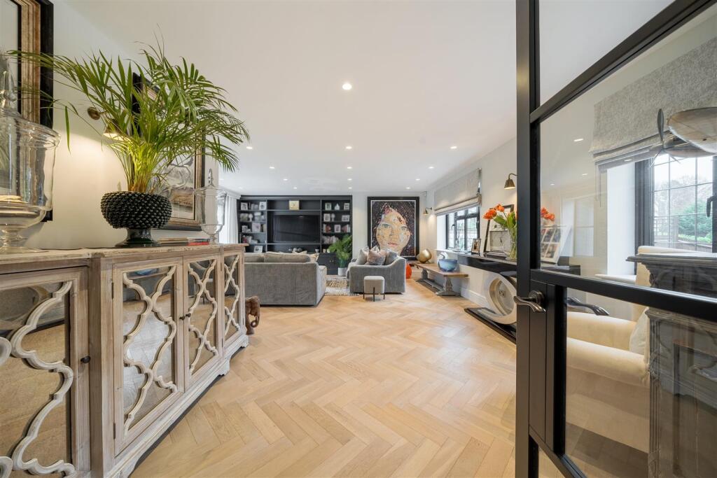 Additional image 14 of Chislehurst Road, Petts Wood East