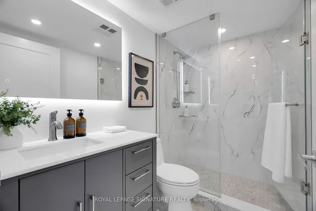 Additional image 17 of 81 Navy Wharf Crt Unit 1212
