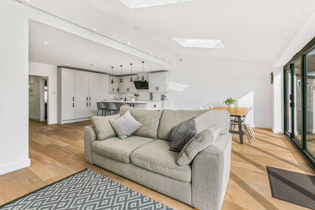 Additional image 10 of Bluebridge Road, Brookmans Park, AL9