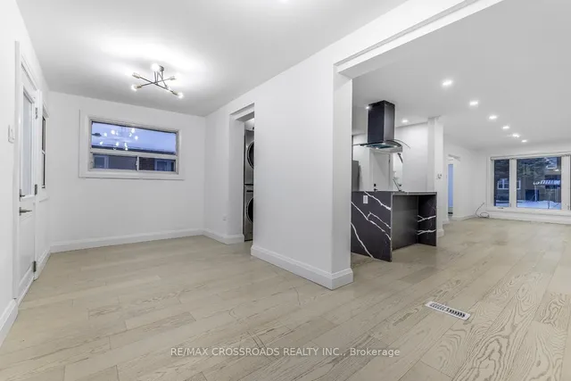 Additional image 26 of 67 Thurrock Rd