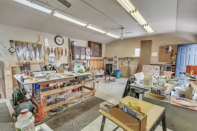 Additional image 40 of 3099 Northview Cres