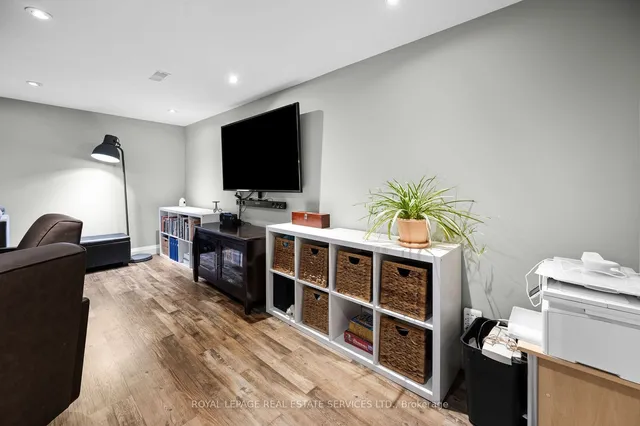 Additional image 35 of 3125 Pinemeadow Dr Unit #9