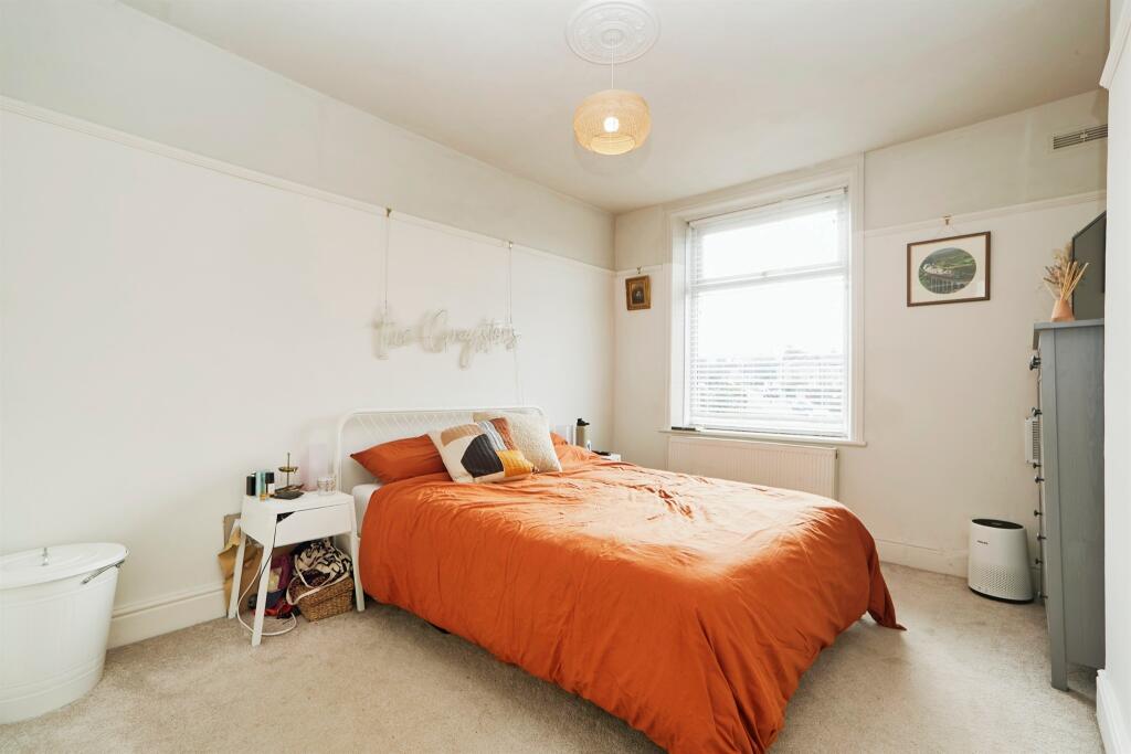 Additional image 8 of New Line, BRADFORD