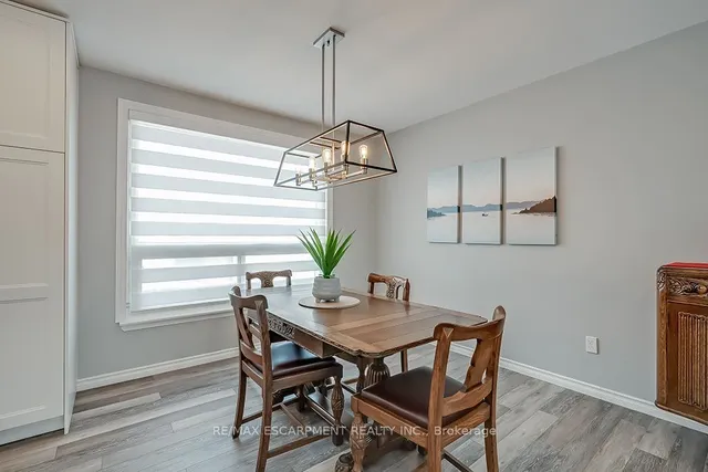 Additional image 9 of 693 Inverary Rd