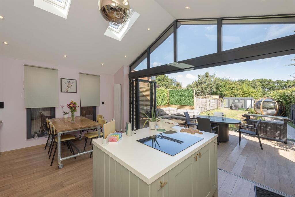 Additional image 3 of Park Rise, Harpenden