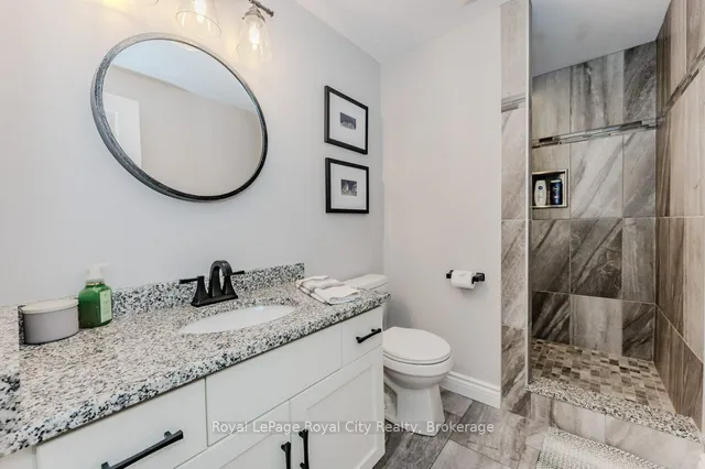 Additional image 34 of 213 Tremaine Cres