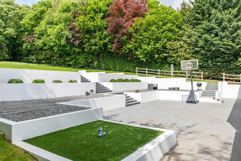 Additional image 22 of Harmer Green Lane, Welwyn