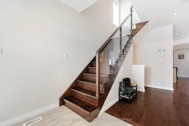 Additional image 8 of 981 Kennedy Circ