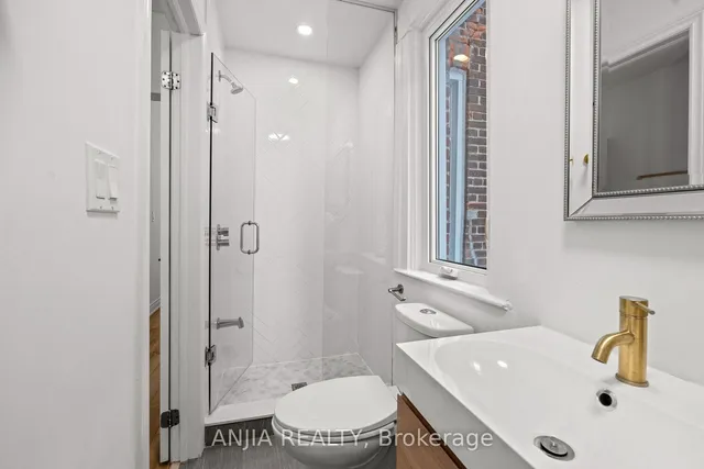 Additional image 15 of 165 Howland Ave