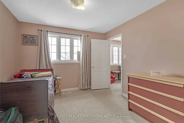 Additional image 33 of 21 Sprucelands Ave