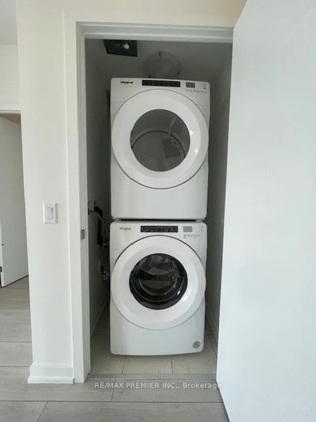 Additional image 11 of 55 Duke St Unit 1709