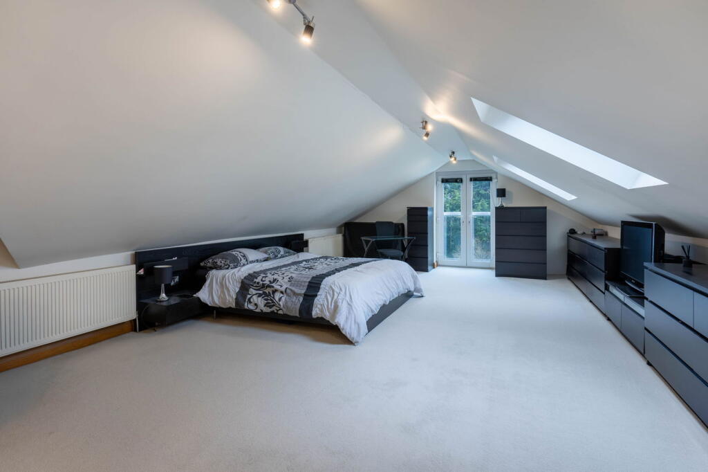 Additional image 18 of Groveley Lane, Cofton Hackett, B45 8UQ