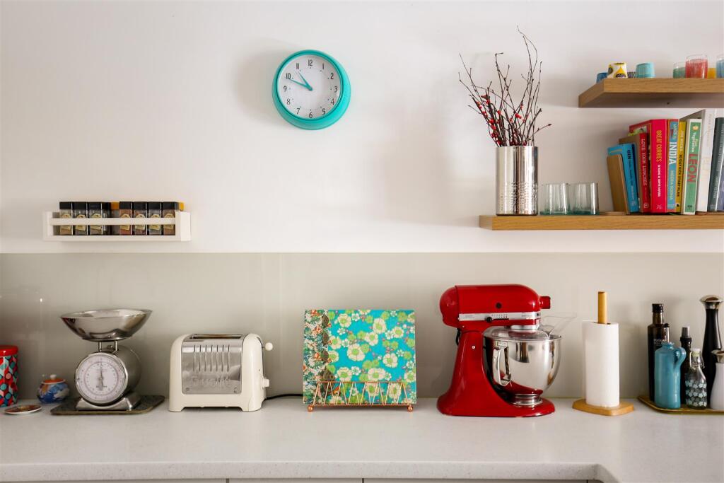 Additional image 13 of Overlooking the wonderful Hill Road, Clevedon