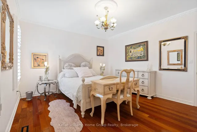 Additional image 19 of 71 Mae Crt