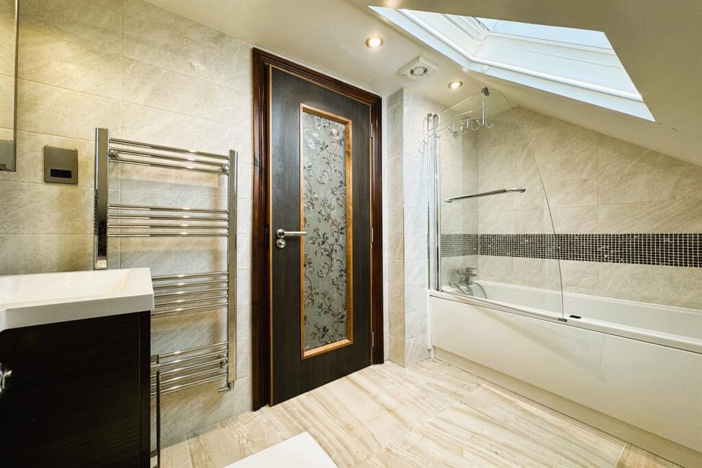 Additional image 12 of 2 bedroom Flat in Winton