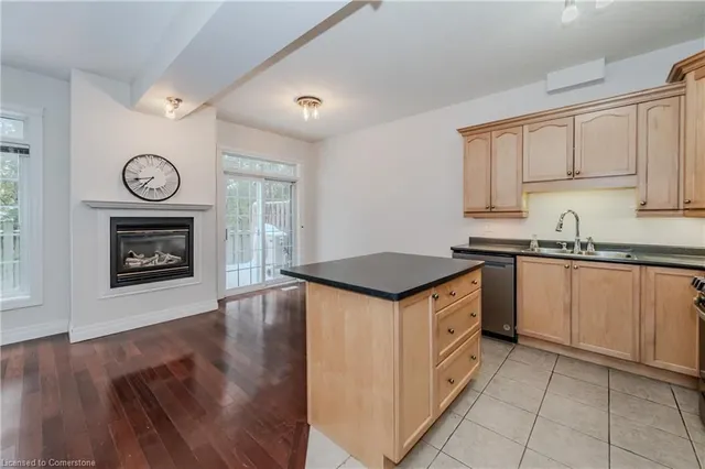 Additional image 20 of 76 Woolwich St Unit 7