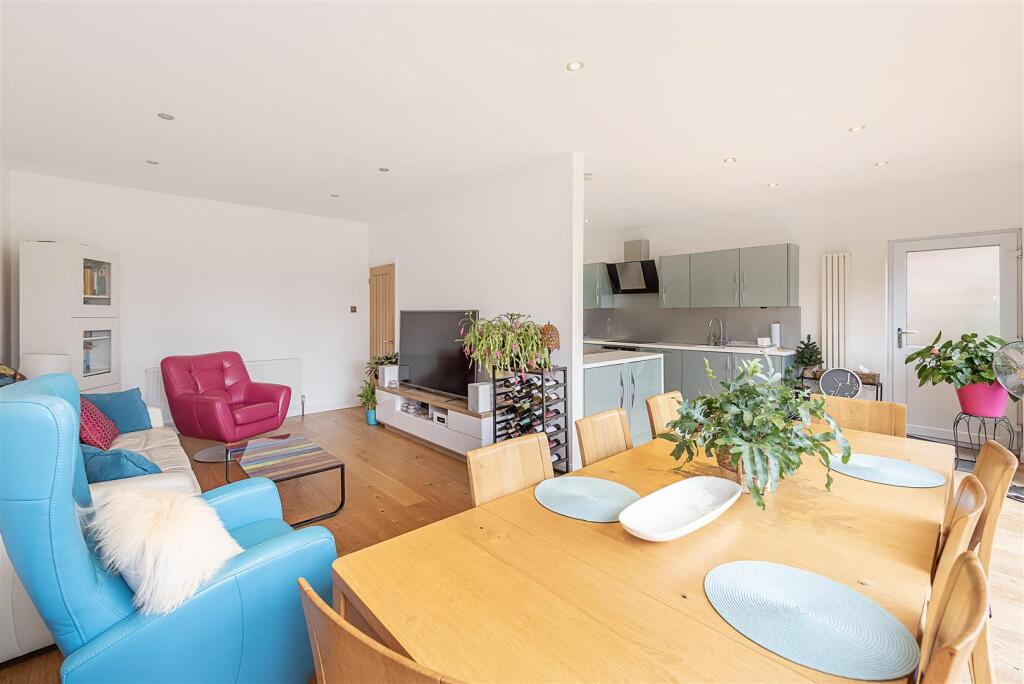 Additional image 10 of Longacres, St Albans