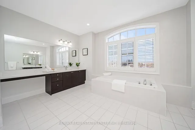 Additional image 26 of 72 BELLADONNA Circ