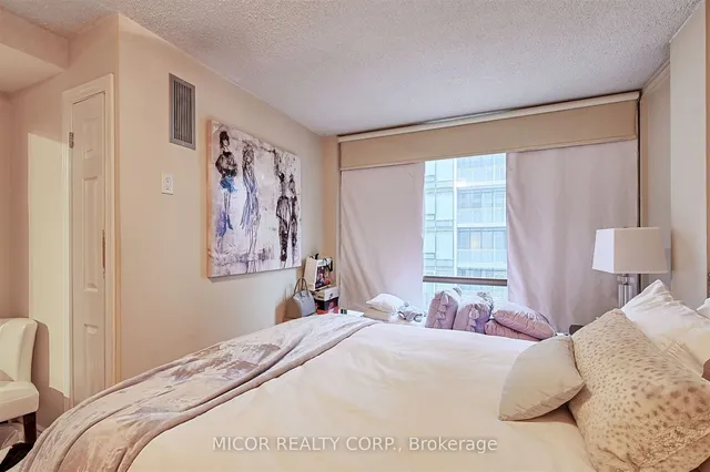 Additional image 21 of 40 Scollard St Unit 601