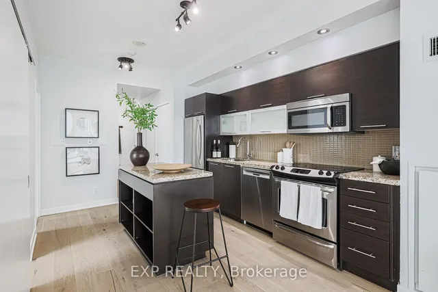 Additional image 17 of 126 Simcoe St Unit 1903