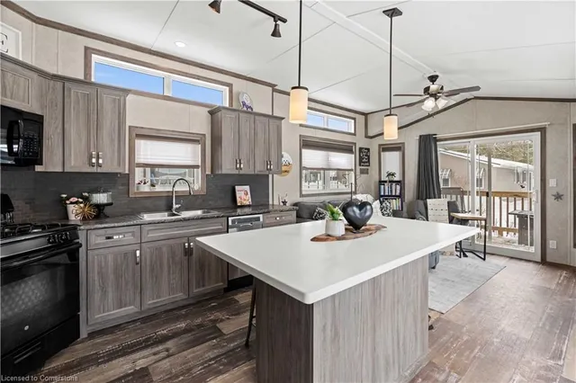 Additional image 7 of 4449 Milburough Line Unit 10 Oak St.