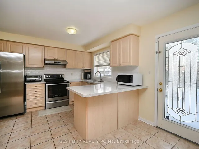 Additional image 11 of 605 Fourth Line