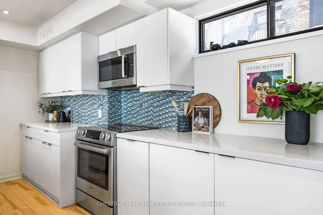 Additional image 7 of 70 Shaftesbury Ave Unit TH 11