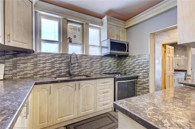 Additional image 24 of 59 Irvin St