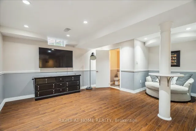 Additional image 23 of 22 Adele Crt