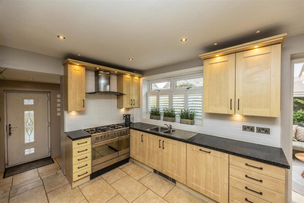 Additional image 4 of Coniston Avenue, Queensbury, Bradford