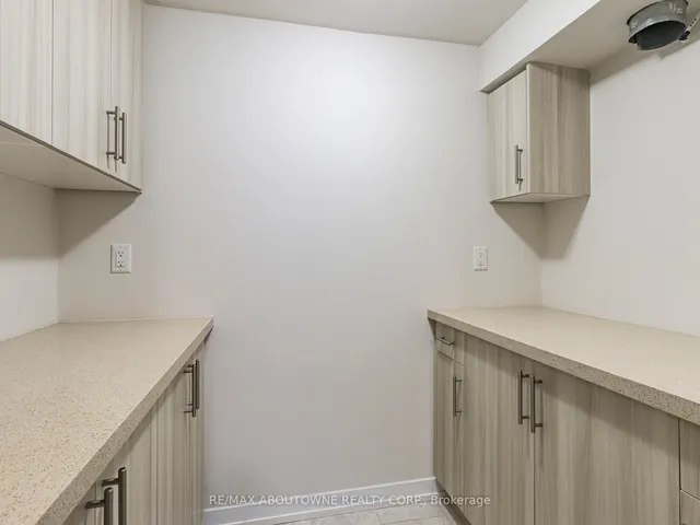 Additional image 32 of 26 Hoover Rd