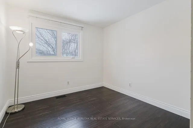 Additional image 19 of 2241 Melanie Crt