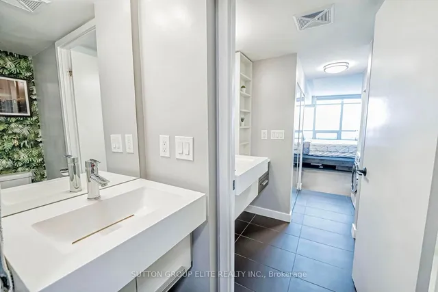 Additional image 29 of 38 Dan Leckie Way Unit 1611