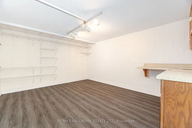 Additional image 39 of 31 Walmer Rd Unit 8