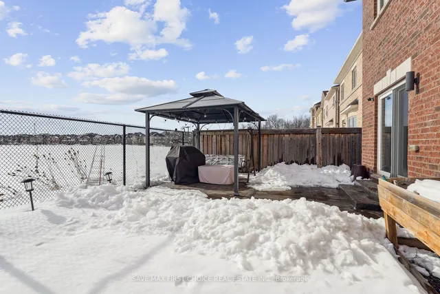 Additional image 32 of 70 Masken Circ