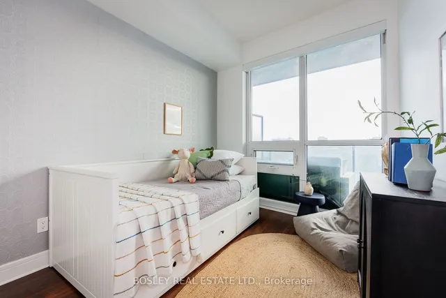 Additional image 25 of 35 Brian Peck Cres Unit 418